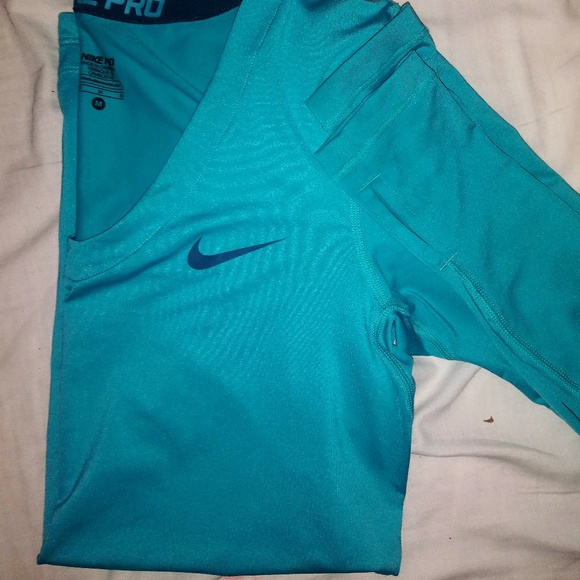 Nike Pro Shirt - Picture 2 of 3